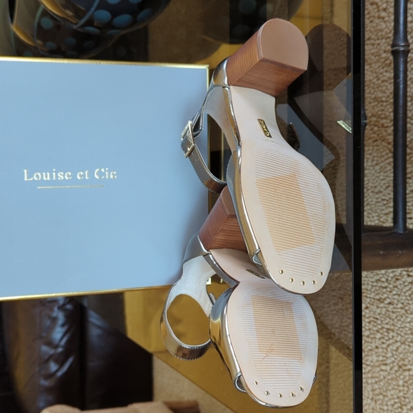 NIB Louise et Cie Sandals sz 7.5 - Picture 3 of 3